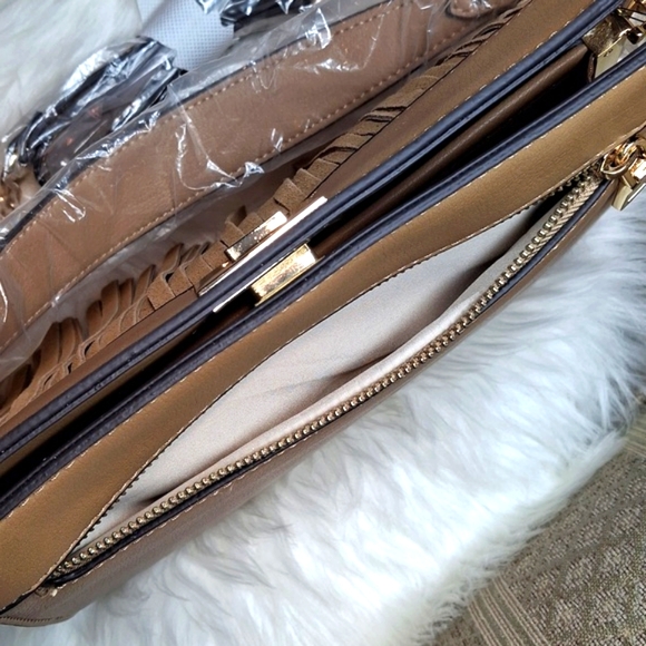 NWT Inc International Concepts Fringe Convertible Shoulder & Crossbody B… - Picture 13 of 16